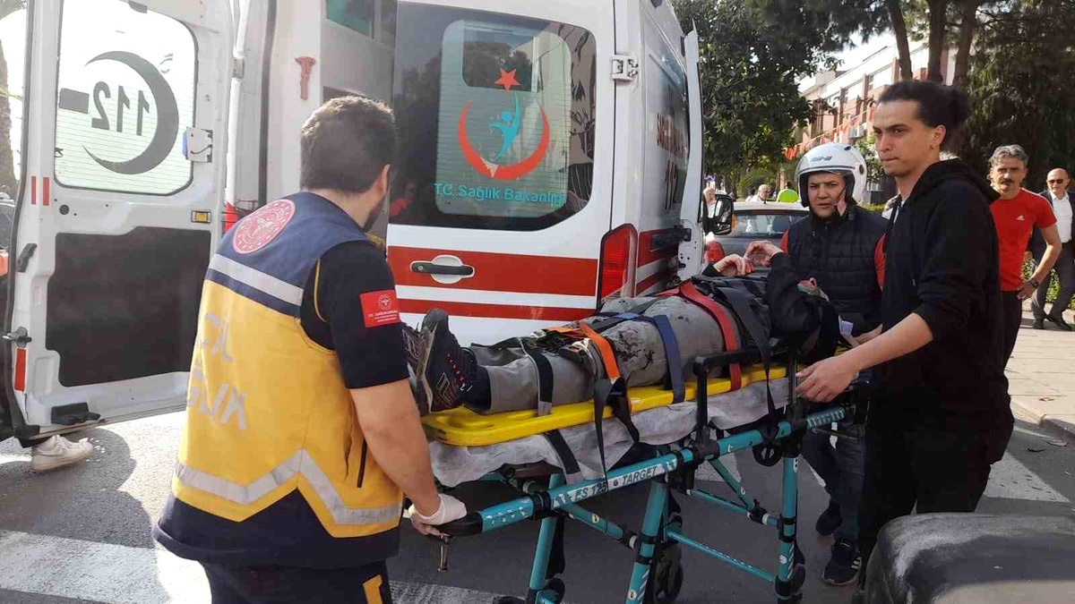 Motosikletin Çarptığı Yaya Yaralandı