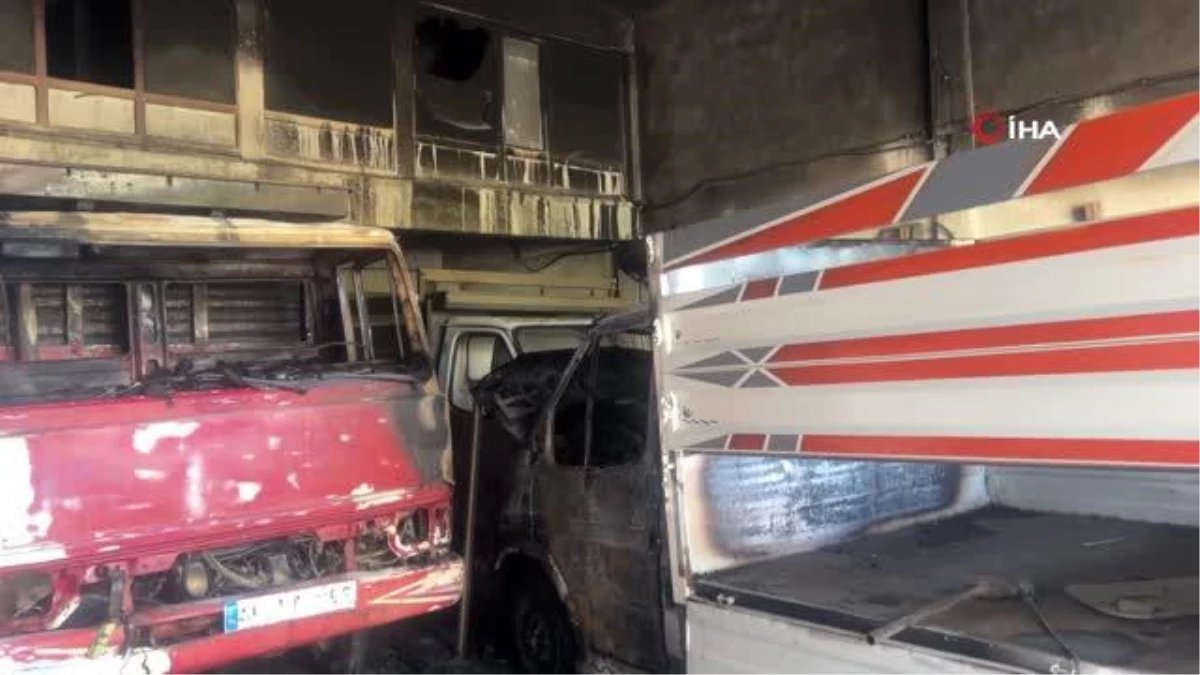 Sanayi sitesindeki işyerinde yangın çıktı: 3 araç yandı,1 kişi yaralandı
