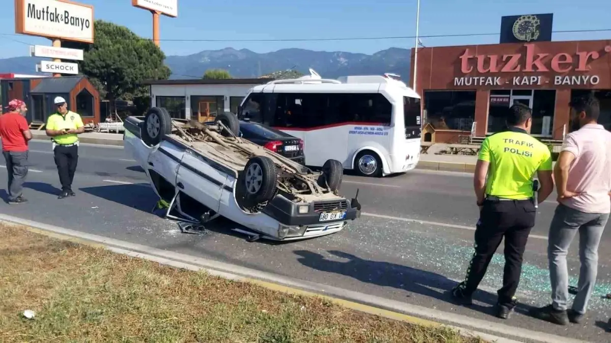 Şerit değiştiren kamyonete çarpan otomobil takla attı: 1 yaralı