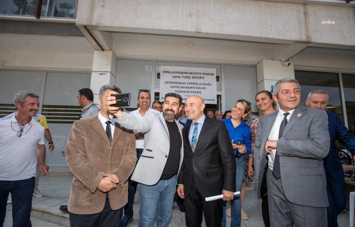 İzmir Büyükşehir Belediye Başkanı Tunç Soyer, Şehit Aileleri ve Gazi Derneklerini Ziyaret Etti