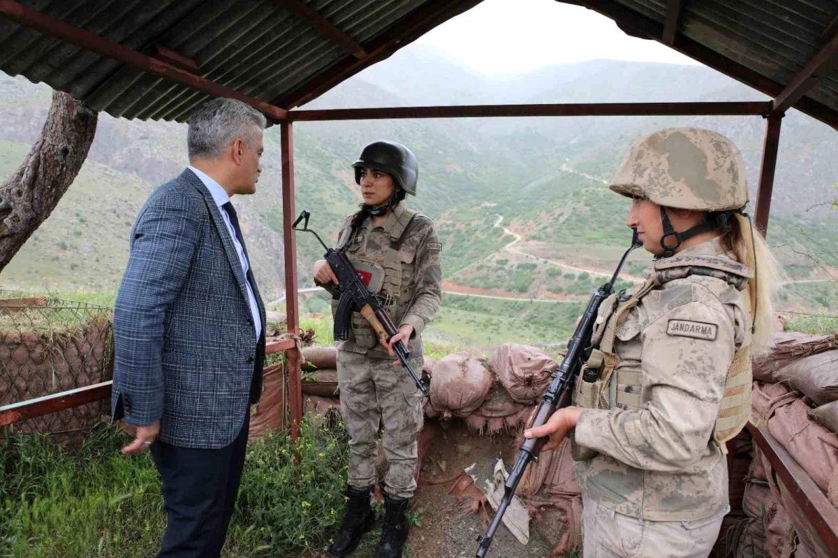 Erzincan Valisi Mehmet Makas, Üs Bölgesindeki Güvenlik Görevlilerini Ziyaret Etti