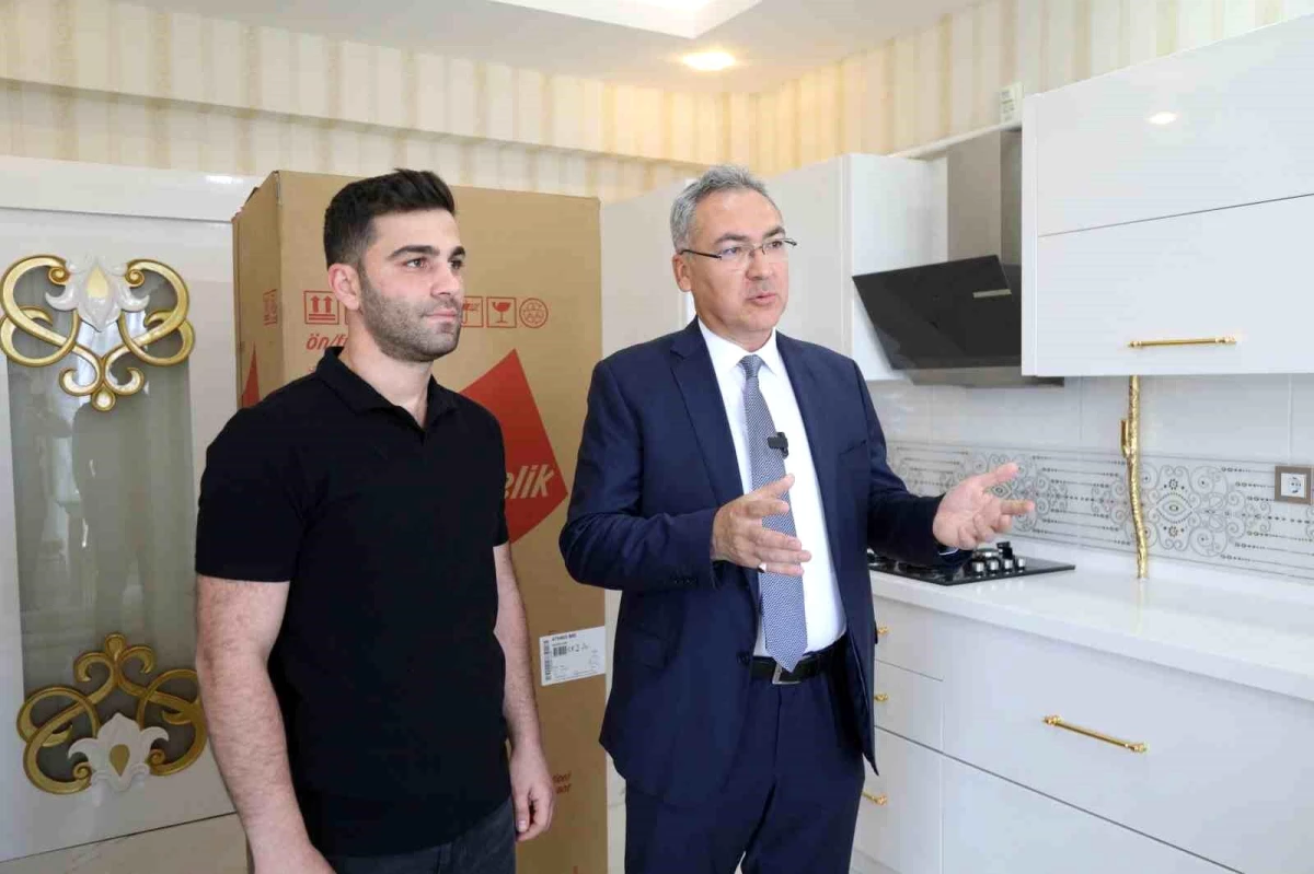 Gaziantep Büyükşehir Belediyesi, Genç Çiftlere Ev Eşyası Yardımı Yapıyor