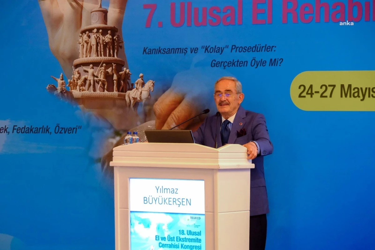 EBB Başkanı Büyükerşen, Ulusal El ve Üst Ekstremite Cerrahisi Kongresi\'nde konuştu