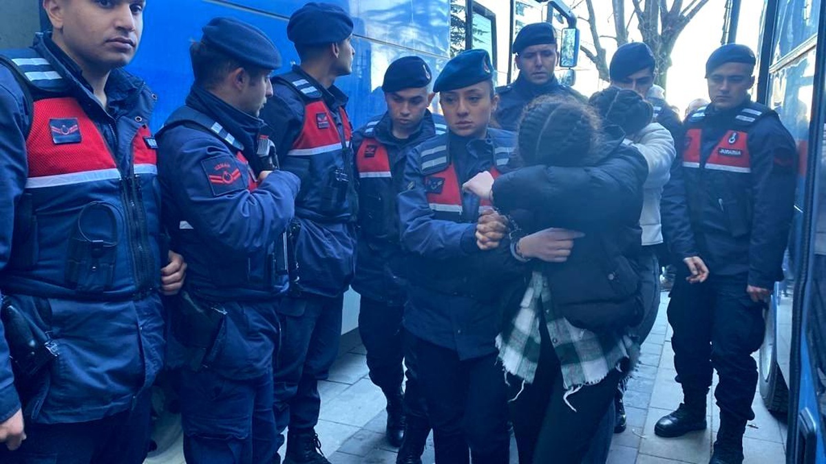 Zonguldak\'ta 14 yaşındaki kız çocuklarını fuhşa teşvik eden 23 kişiye hapis cezası
