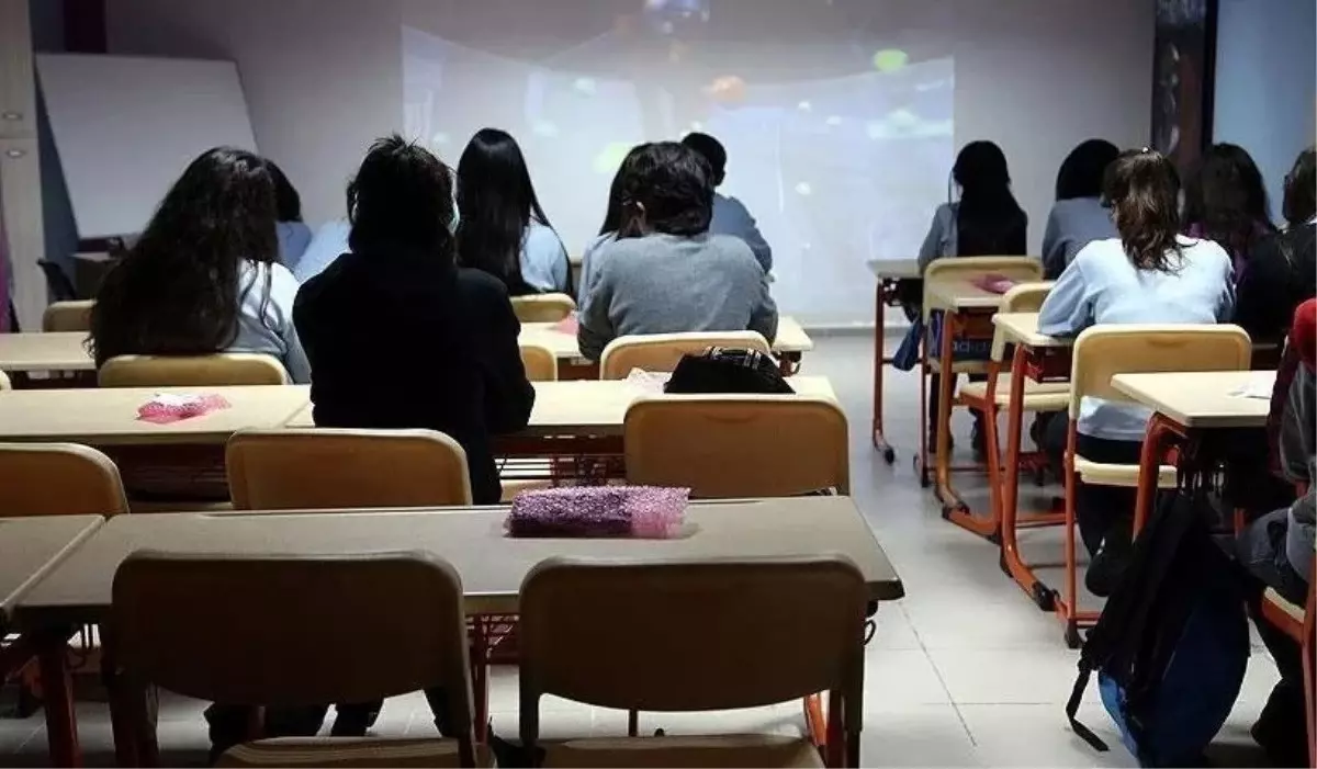 29 Mayıs üniversiteler tatil mi? 29 Mayıs Pazartesi okul var mı? Seçimden sonra üniversiteler açık mı?