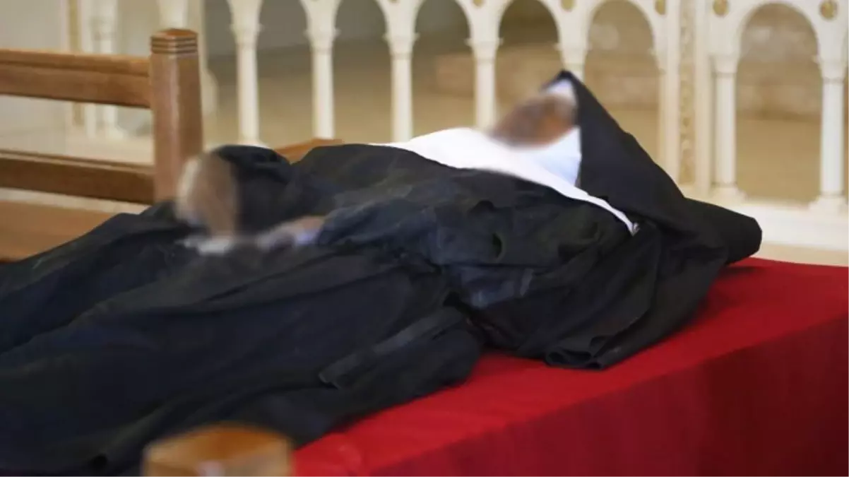 4 yıl önce ölen rahibenin cesedi tabuttan çıkarıldı! Sonrası 'Mucize'