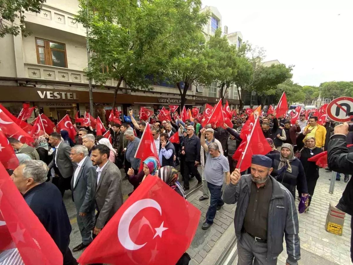 AK Parti Konya Teşkilatından Seçim Öncesi Yürüyüş