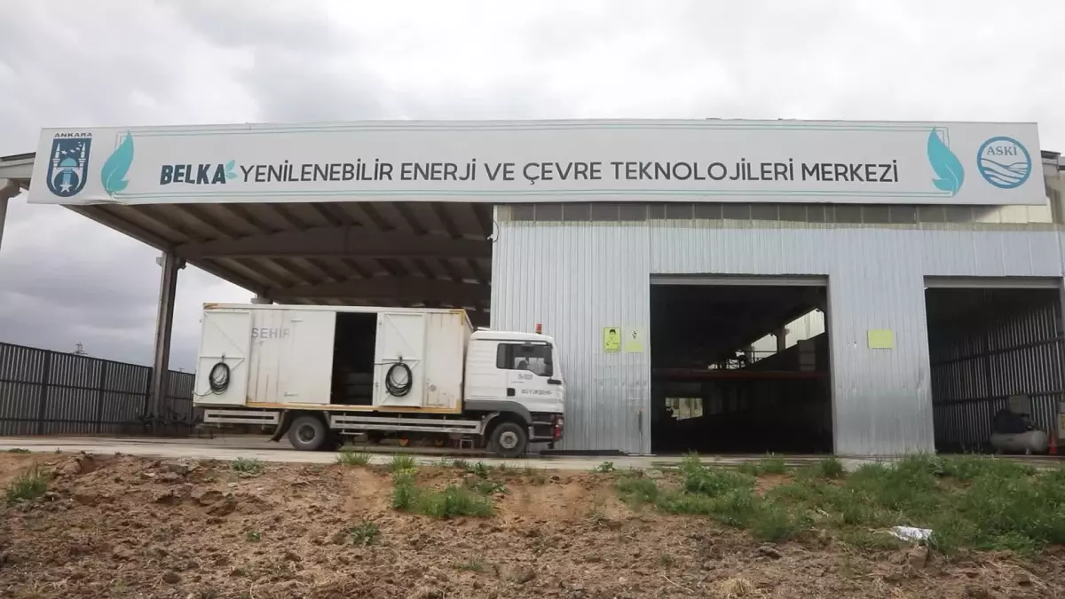 Ankara Büyükşehir Belediyesi Park ve Bahçelerden Toplanan Atık Çimleri Organik Gübreye Dönüştürüyor