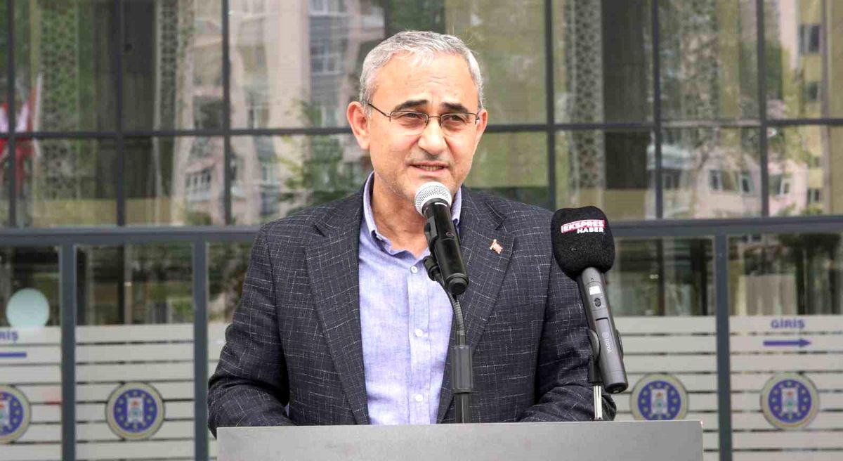 Kütahya Belediye Başkanı Alim Işık: \'Şehrimizi bir adım daha ileriye taşımak için çalışıyoruz\'