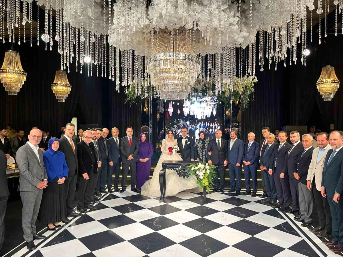 Yeni Türkiye Partisi Başkanı\'nın kızı Bursa\'da evlendi