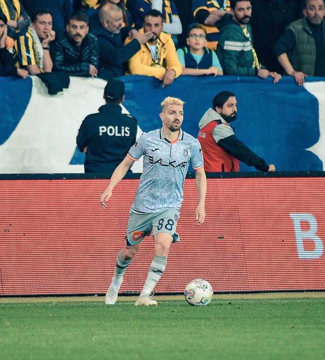 Caner Erkin yeni saç rengiyle sosyal medyanın diline düştü! Herkes aynı yorumu yapıyor