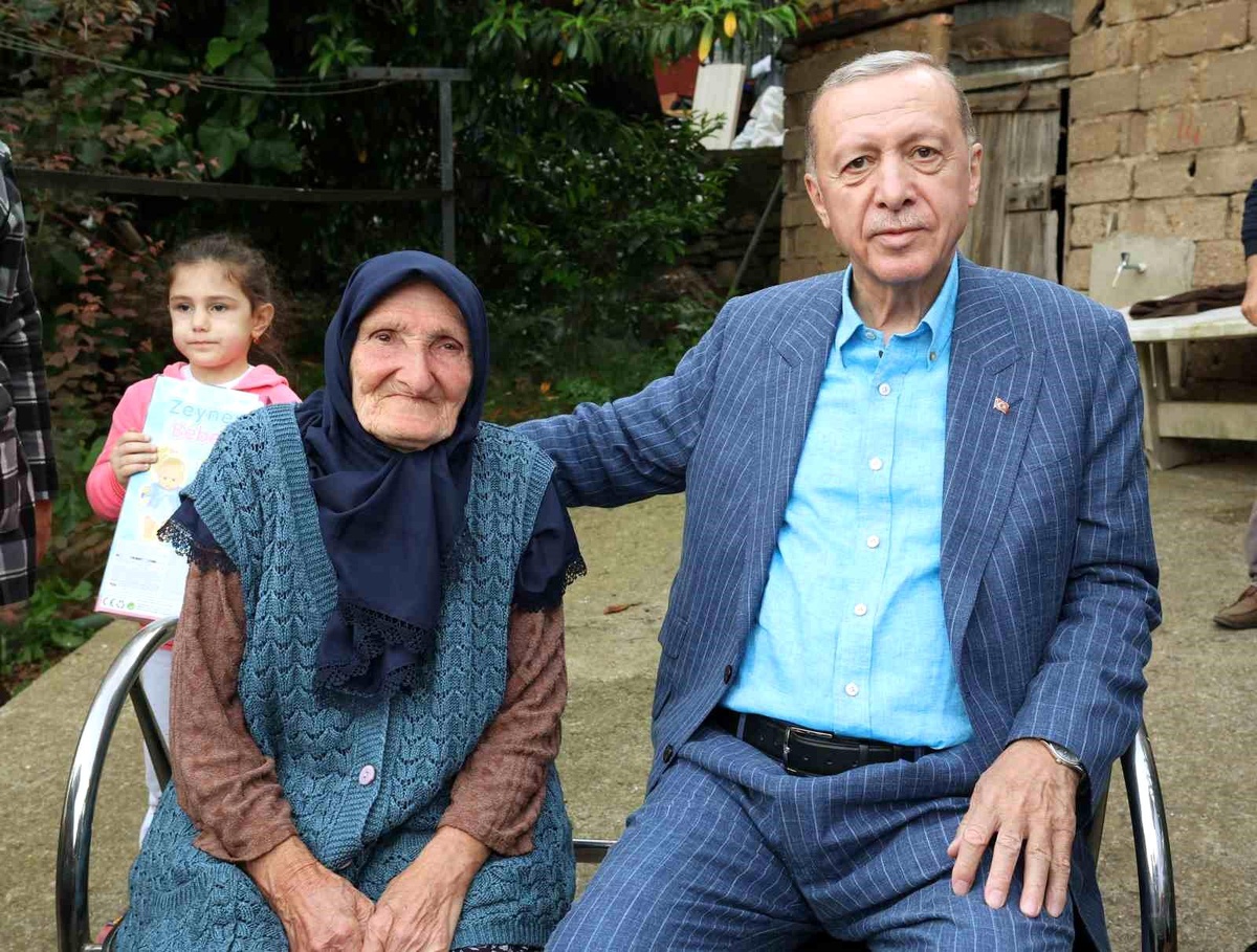 Cumhurbaşkanı Erdoğan, Beykoz\'da eski komşularını ziyaret etti
