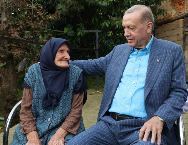 Cumhurbaşkanı Erdoğan Eski Komşusunu Ziyaret Etti