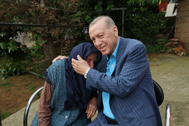 Cumhurbaşkanı Erdoğan Eski Komşusunu Ziyaret Etti