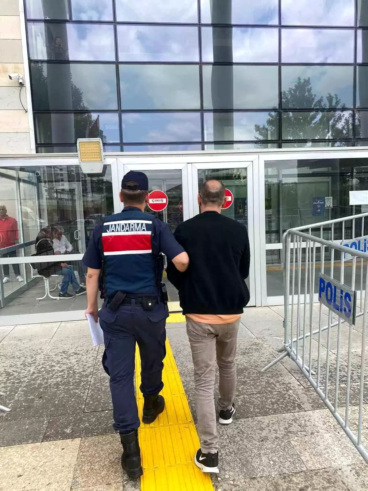 Elazığ\'da 10 yıl 10 ay kesinleşmiş hapis cezası bulunan zanlı yakalandı