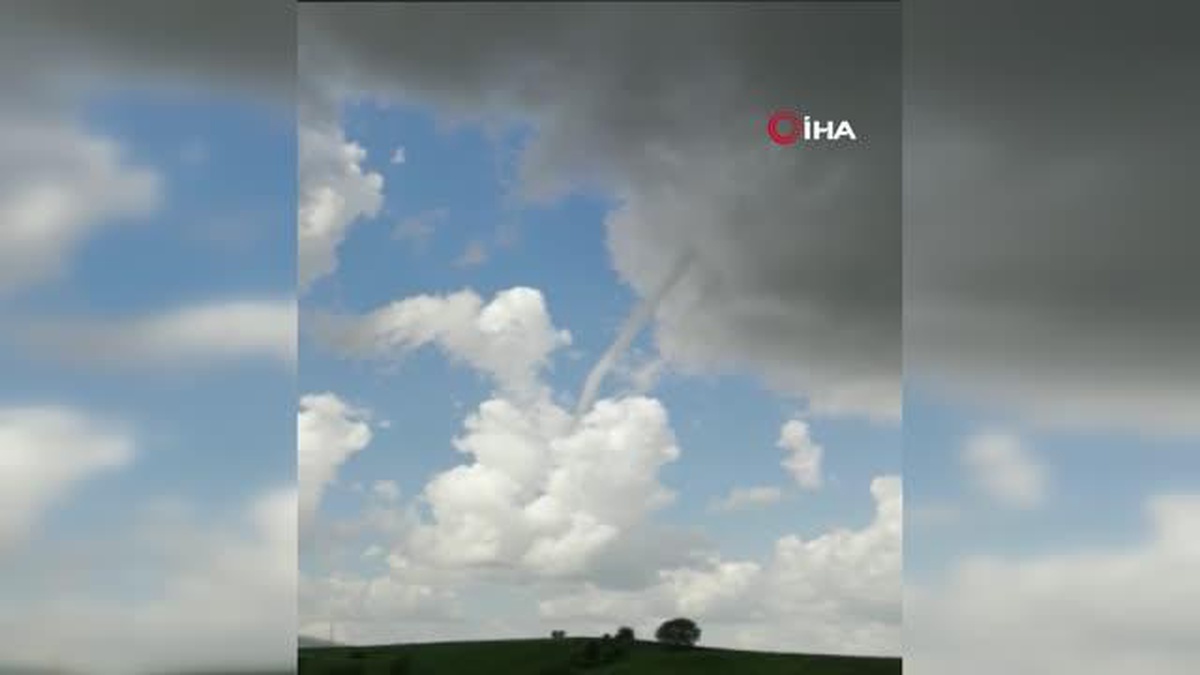 Sivas'ta İki Bulut Arasında Oluşan Hortum Görenleri Şaşırttı - Son Dakika