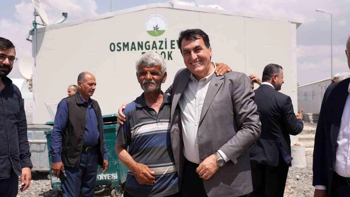 Gaziantep\'teki Depremzedeler Osmangazi Belediyesi\'nin Prefabrik Konutlarına Taşındı