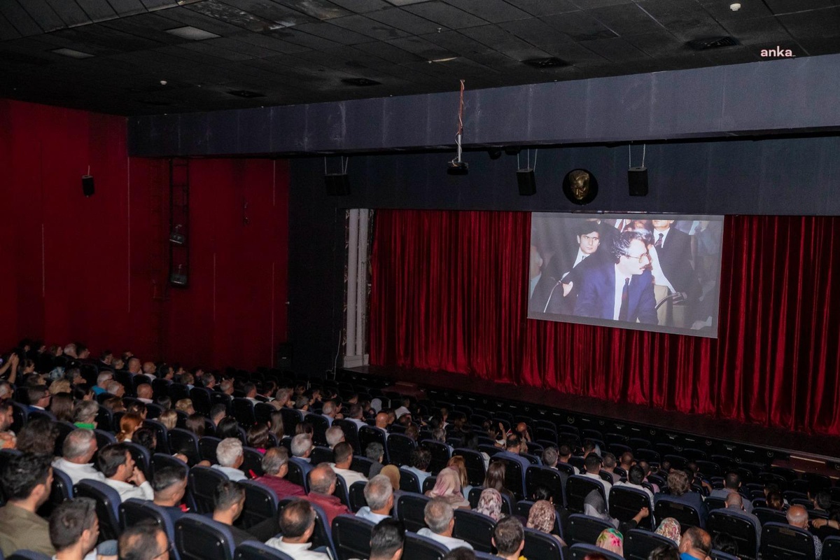 İzmir Büyükşehir Belediye Başkanı Tunç Soyer, Kemal Kılıçdaroğlu belgeselini izledi