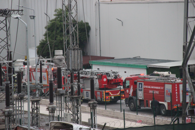İzmit'te otomobil fabrikasında yangın - Hyundai'de üretimi durduran yangın