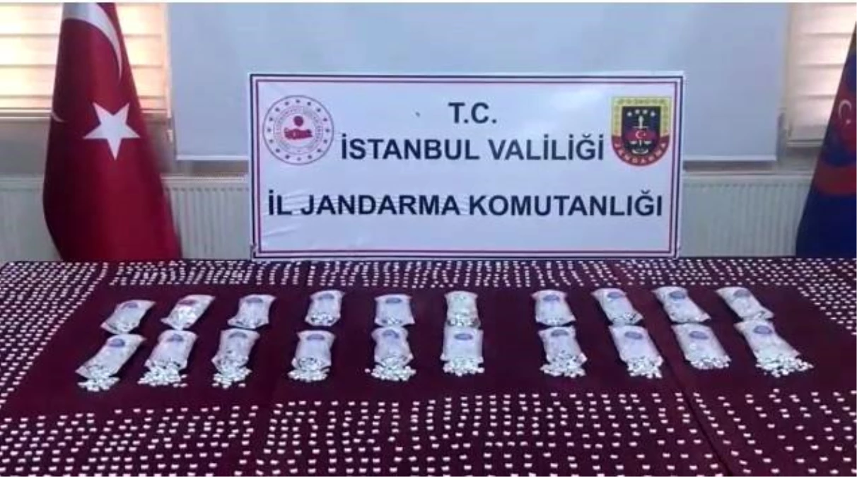 İstanbul\'da Uyuşturucu ve Silah Ticareti Yapan 3 Kişi Yakalandı