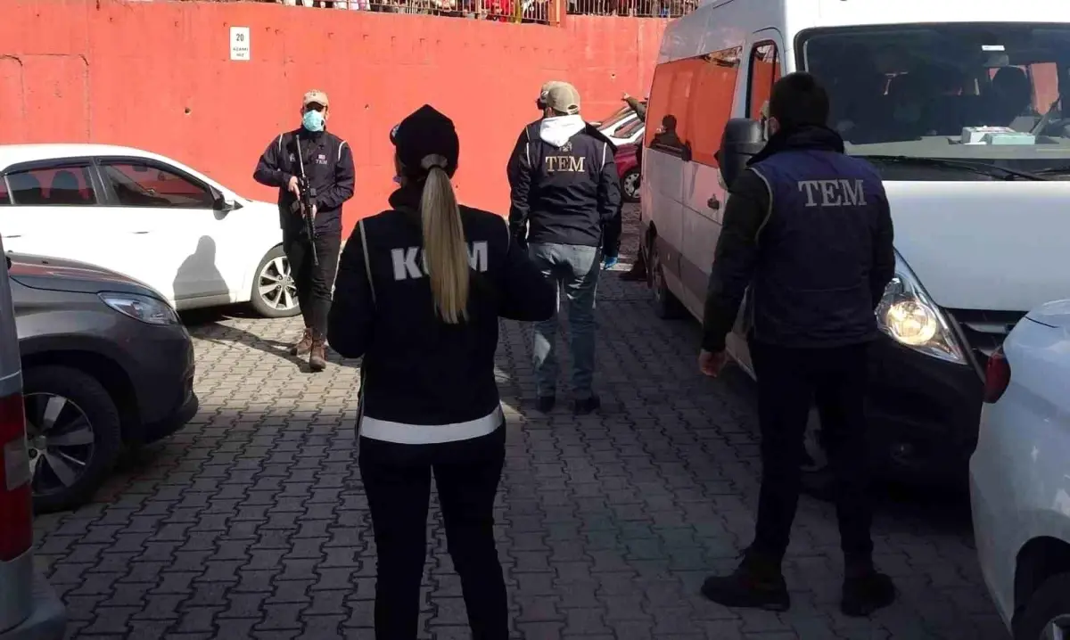 Karabük\'te DEAŞ ve PKK Operasyonunda 3 Kişi Yakalandı