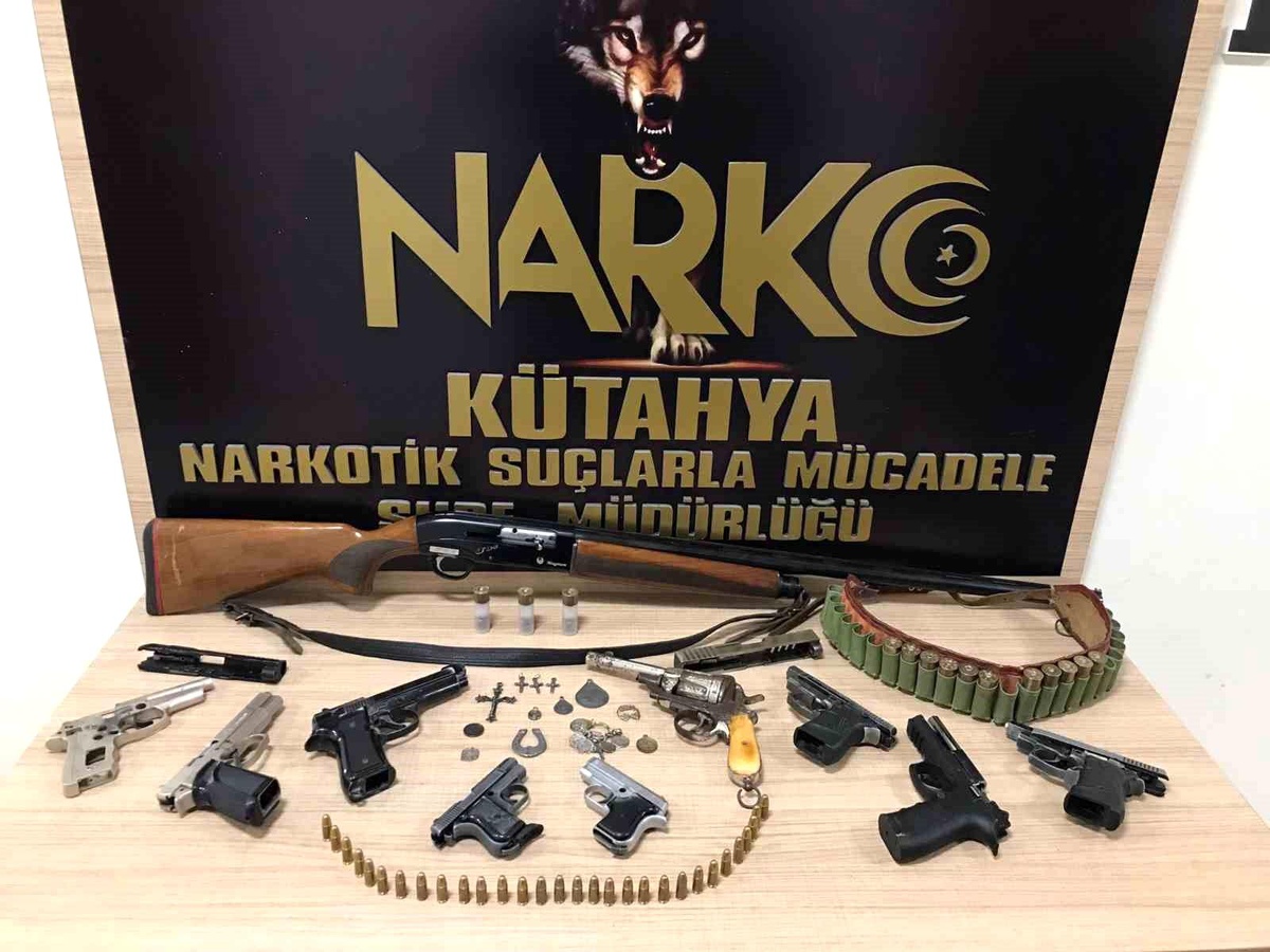 Kütahya\'da Uyuşturucu Operasyonu: 3 Şüpheli Tutuklandı