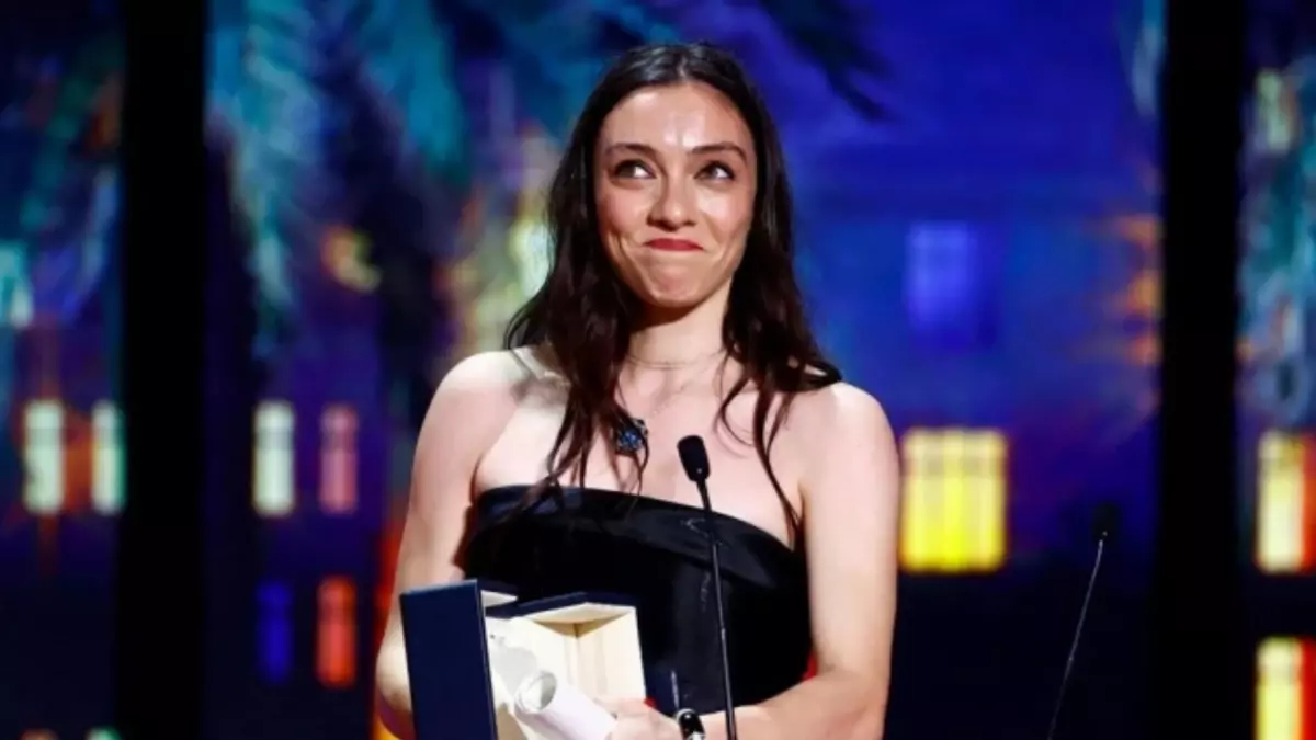 Merve Dizdar oynadığı filmler ve diziler! Merve Dizdar en son hangi dizide oynadı, hangi filmlerde oynadı?