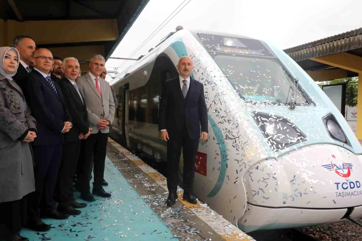 Yerli ve Milli Tren Adapazarı-Gebze hattında seferlere başladı