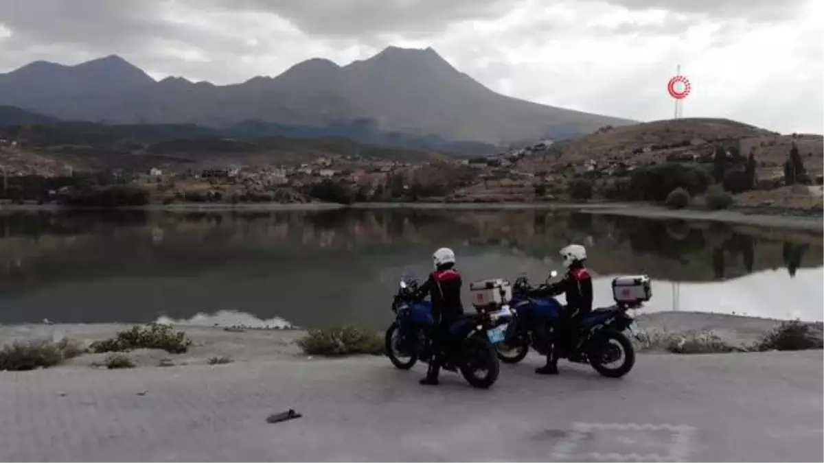 Motosikletli jandarma timleri tarihi mekanlarda kuş uçurtmuyor