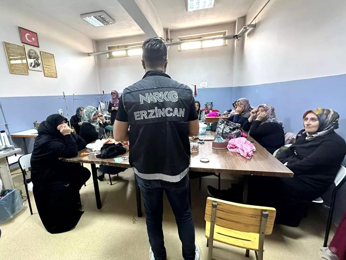 "En İyi Narkotik Polisi: Anne" Projesi Erzincan\'da Devam Ediyor