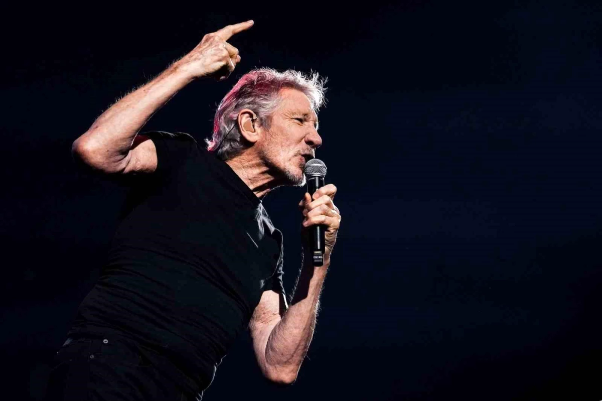 Roger Waters hakkında Nazi kostümü giydiği gerekçesiyle soruşturma başlatıldı