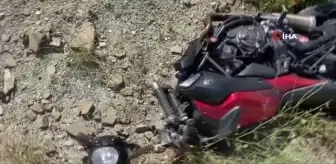 Şarampole yuvarlanan motosiklet sürücüsü hayatını kaybetti