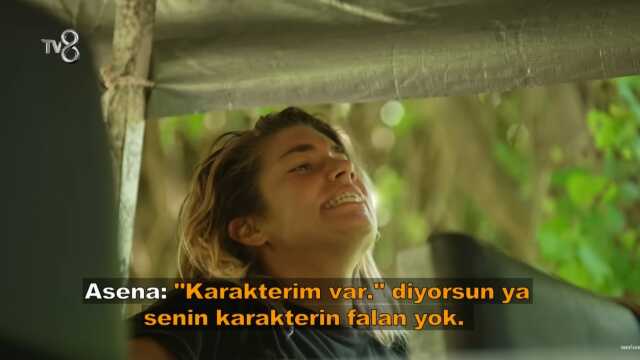 Survivor'da kadınlar birbirine girdi! Öfkeden deliye dönen Nefise sinir krizi geçiriyor Survivor'da kadınlar birbirine girdi! Öfkeden deliye dönen Nefise sinir krizi geçiriyor