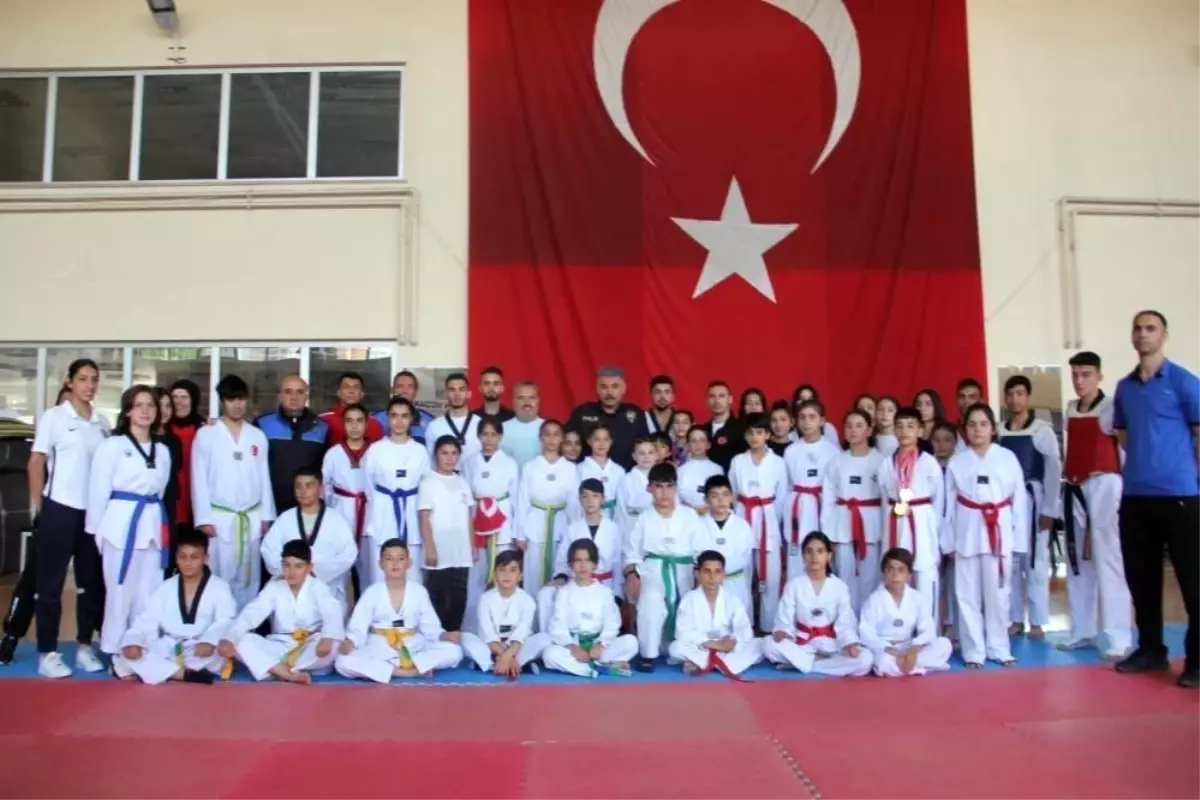 İpeksi Dokunuş Projesi ile Gençler Madalya Kazanıyor