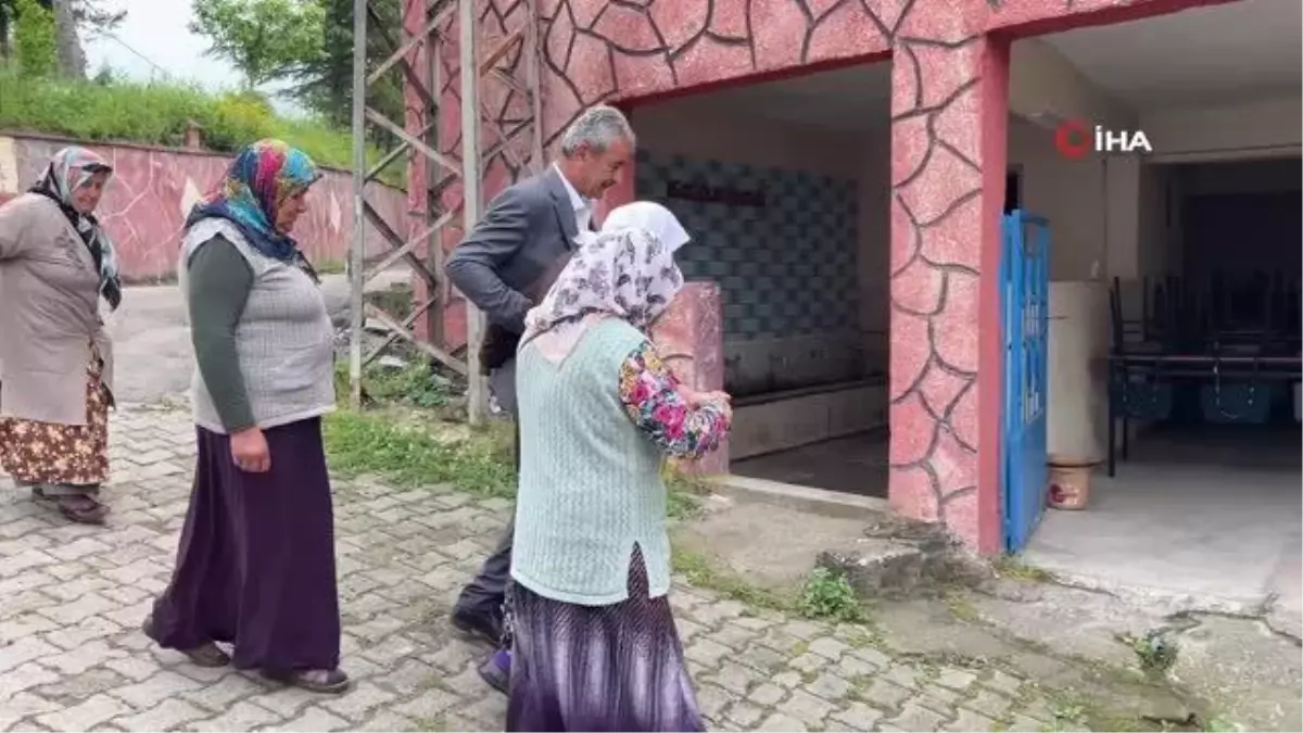 110 yaşındaki Safiye nine 2. tur seçimleri için sandık başına gitti