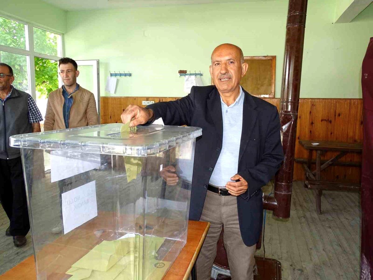 23 seçmen bulunan köyde seçim 2 saatte tamamlandı