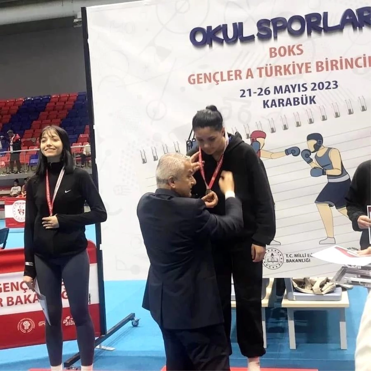 Aydınlı Sporcular Okul Sporları Ferdi Boks Şampiyonasında 5 Madalya Kazandı