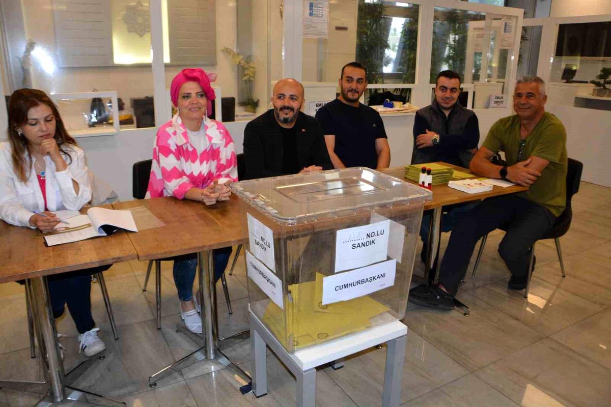 Balıkesir\'de oy verme işlemi başladı