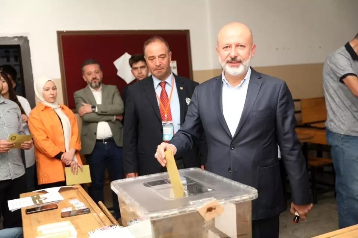 Kocasinan Belediye Başkanı Ahmet Çolakbayrakdar oy kullandı