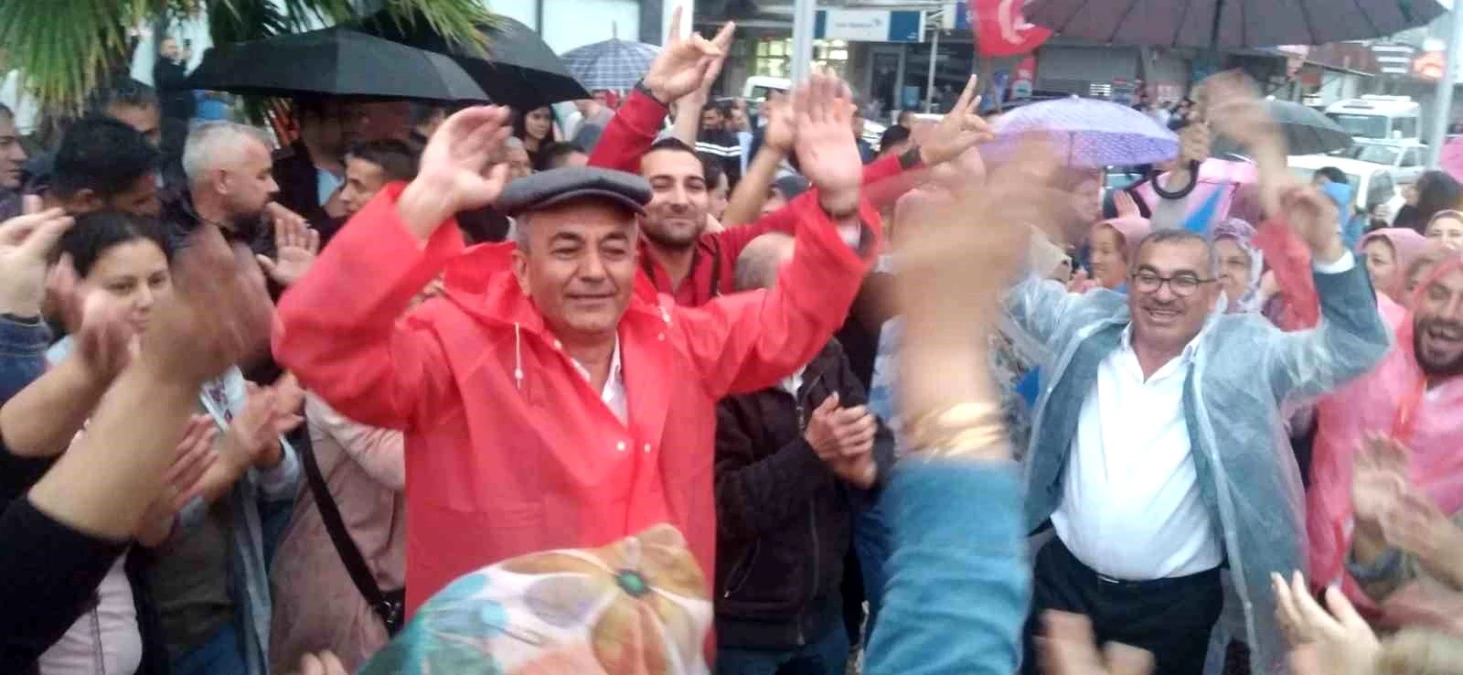 Başkan Kaplan, Cumhurbaşkanı Erdoğan\'ın zaferini vatandaşlarla birlikte kutladı