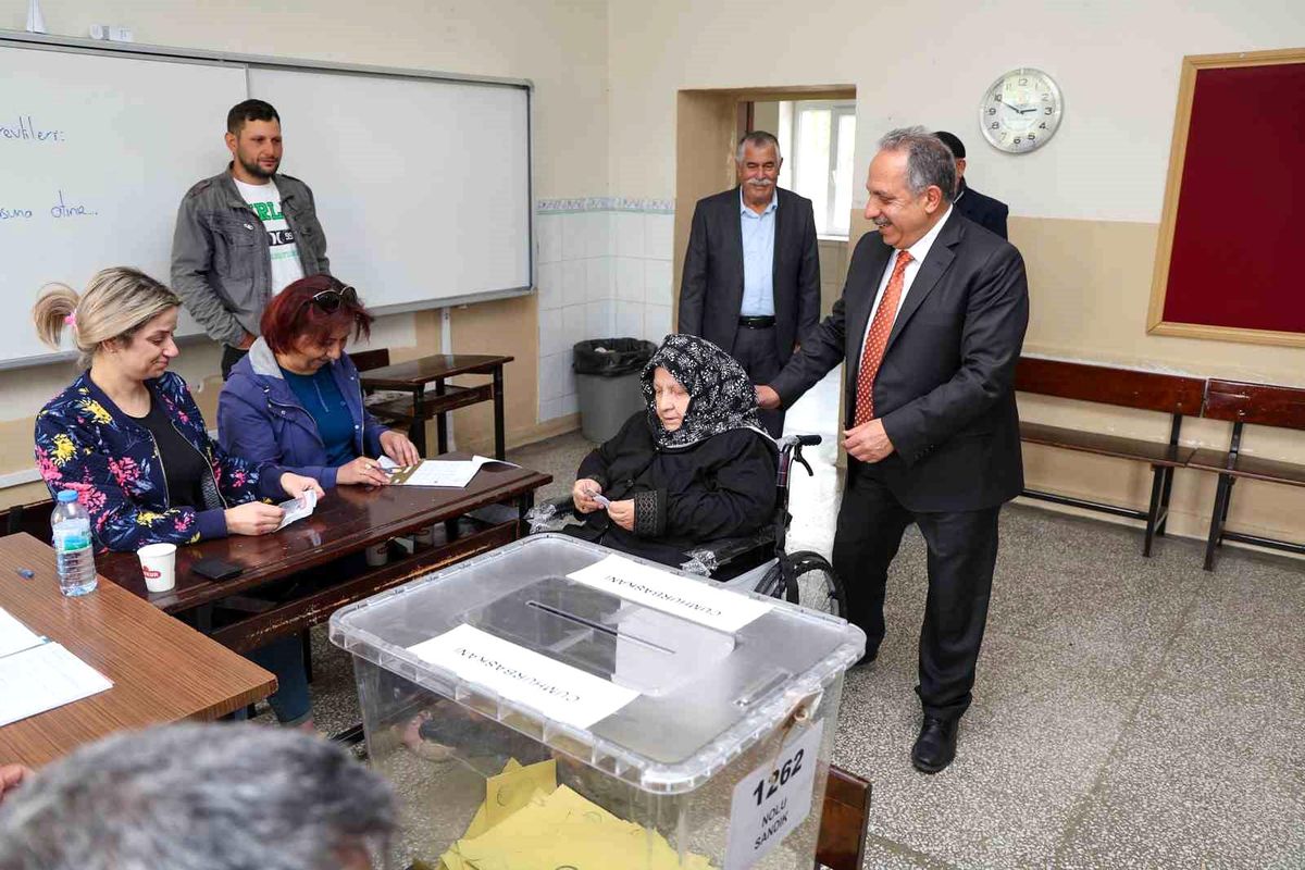 Talas Belediye Başkanı Mustafa Yalçın Oyunu Kullandı