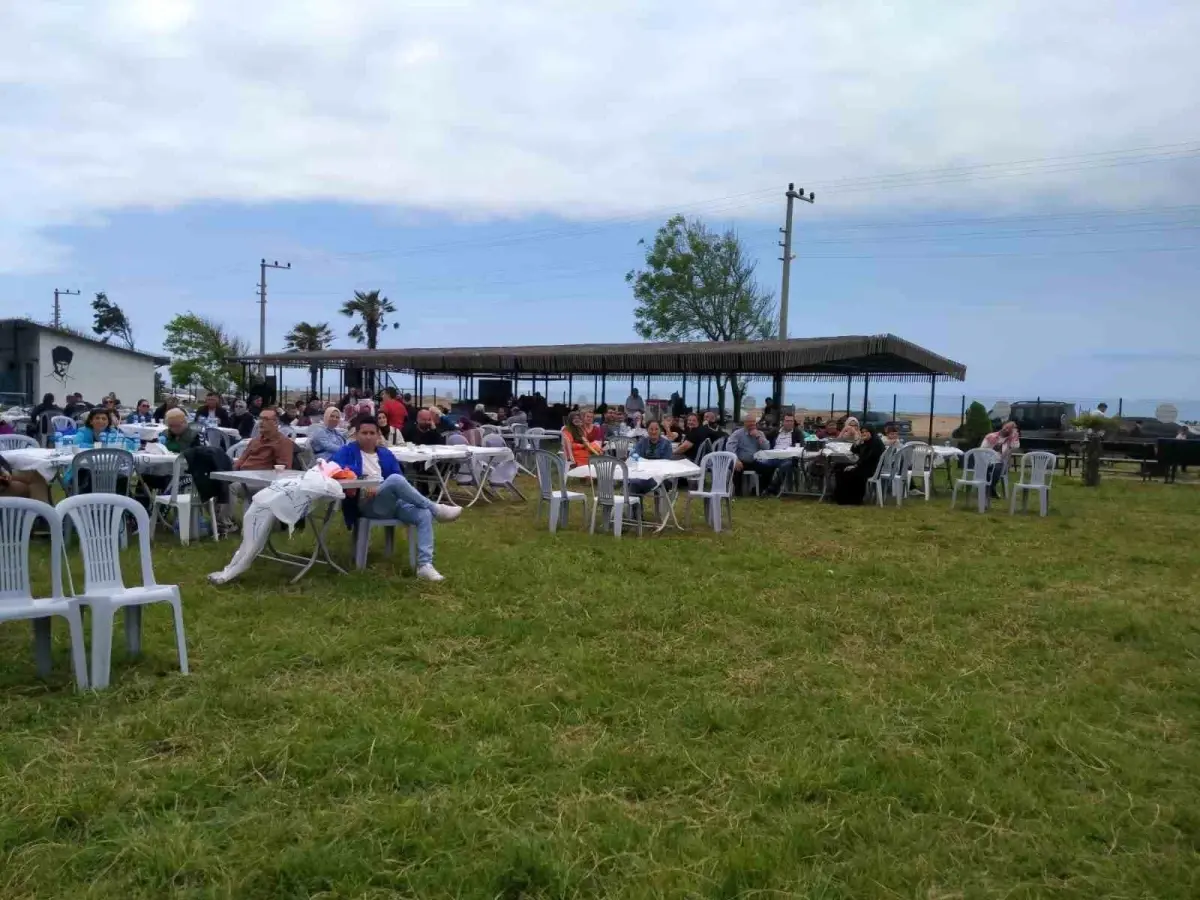 İzmit Belediyesi Personelleri Sarısu Gençlik Kampı\'nda Eğlendi