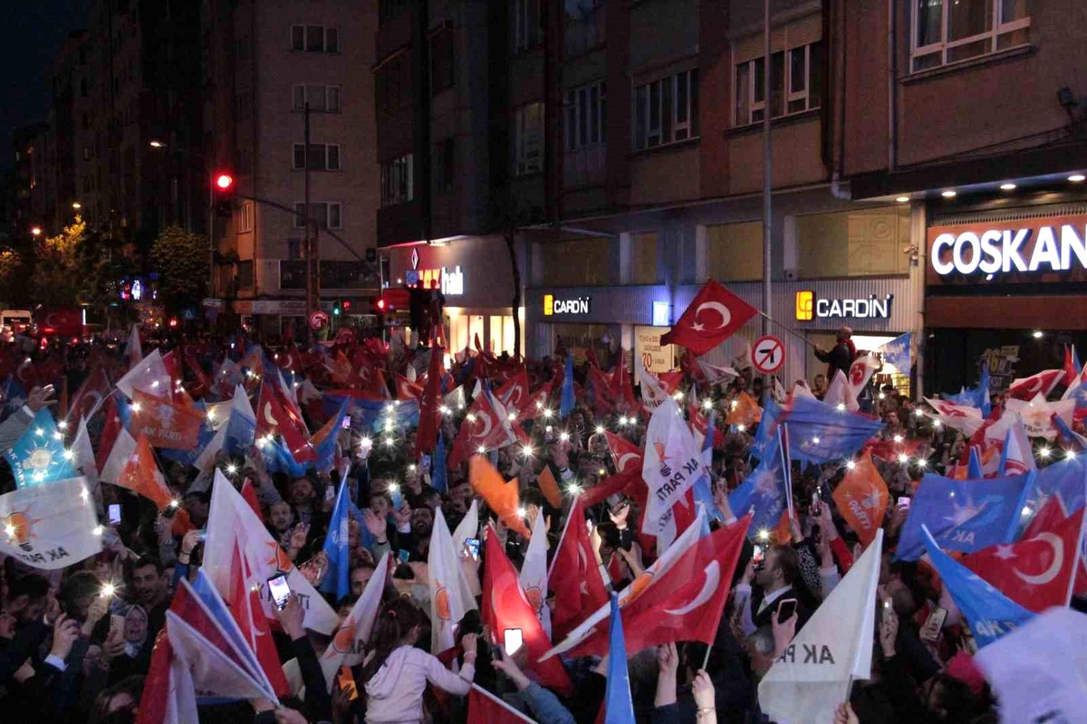 Eskişehir\'de AK Parti seçim zaferi coşkusu