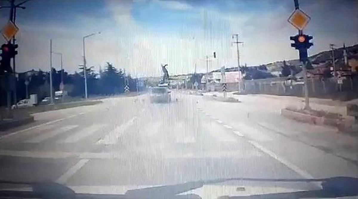 Burdur\'da Motosiklet Kazası Kamerada