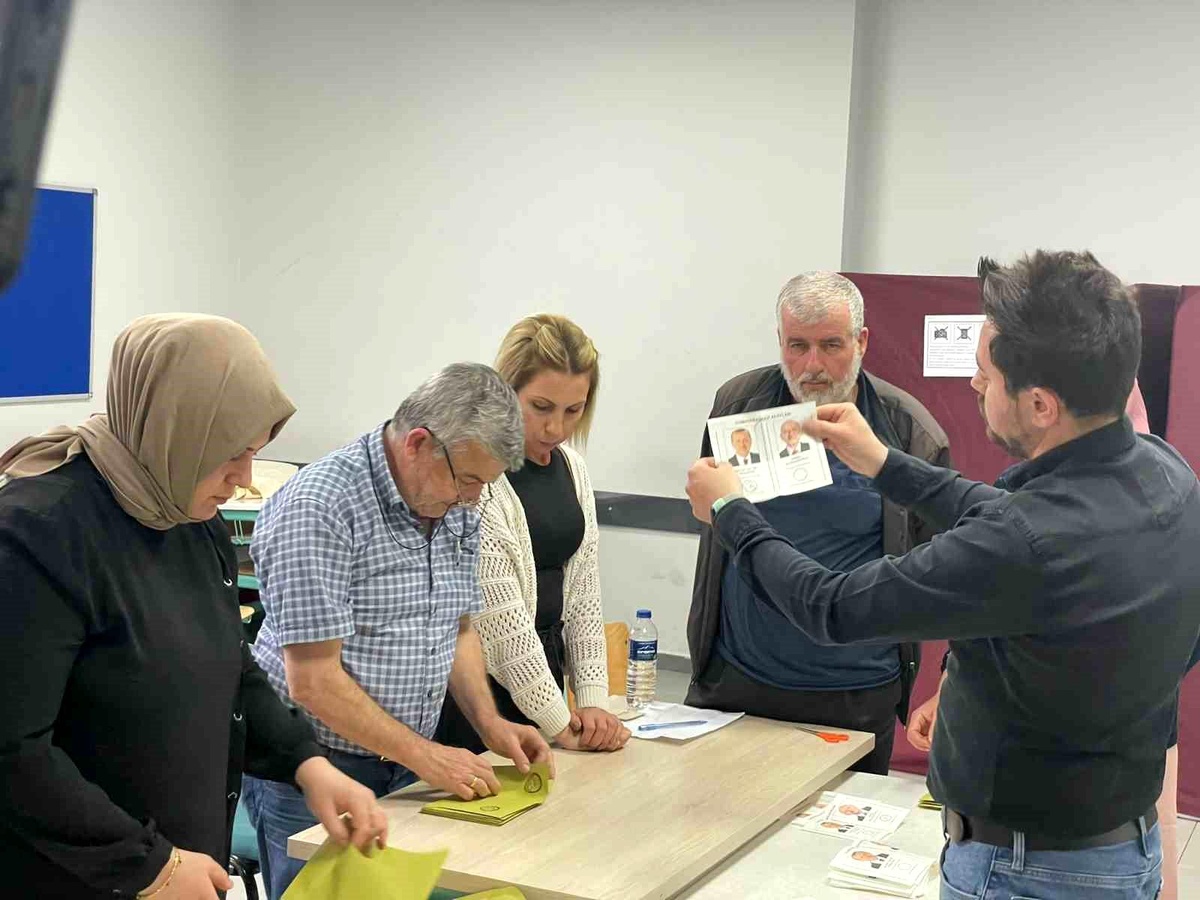 Bursa\'da Cumhurbaşkanlığı için sandıklar açılmaya başlandı