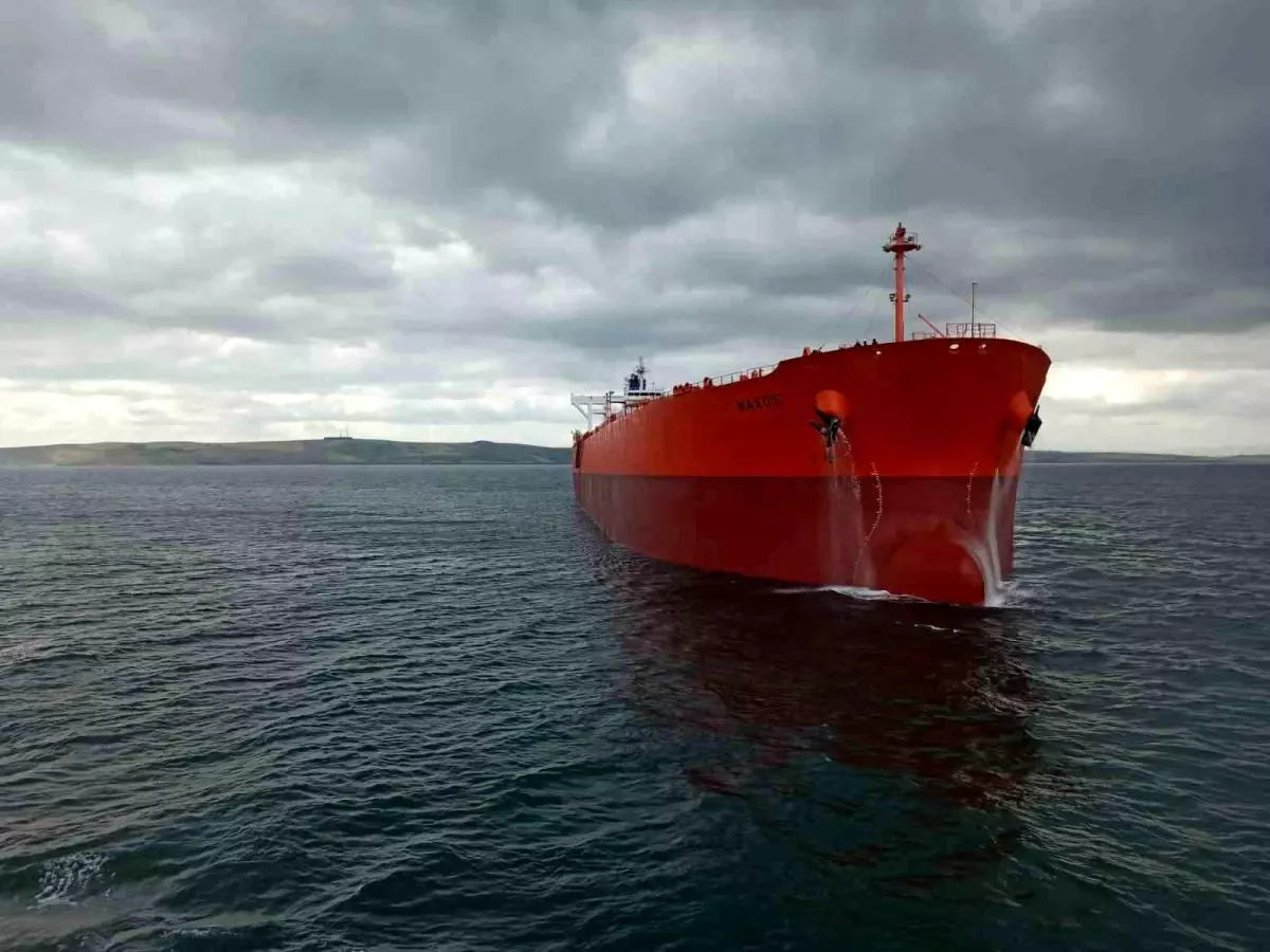 Çanakkale Boğazı'nda Boş Tanker Makine Arızası Yaptı