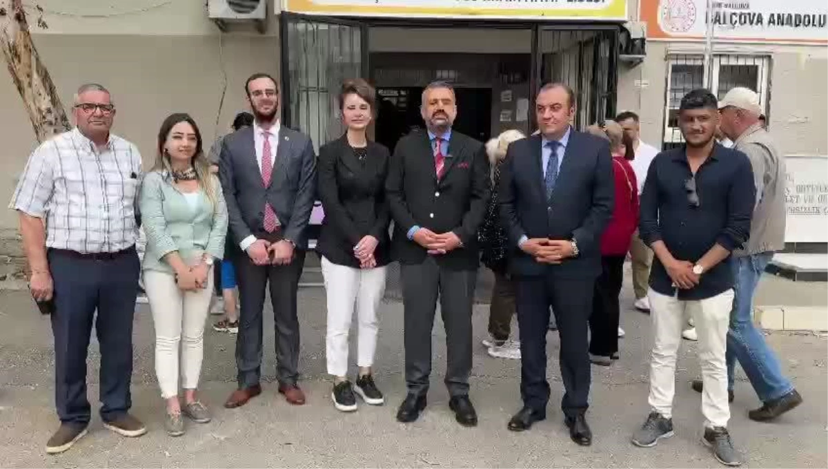CHP İzmir İl Başkanı Şenol Aslanoğlu oyunu kullandı