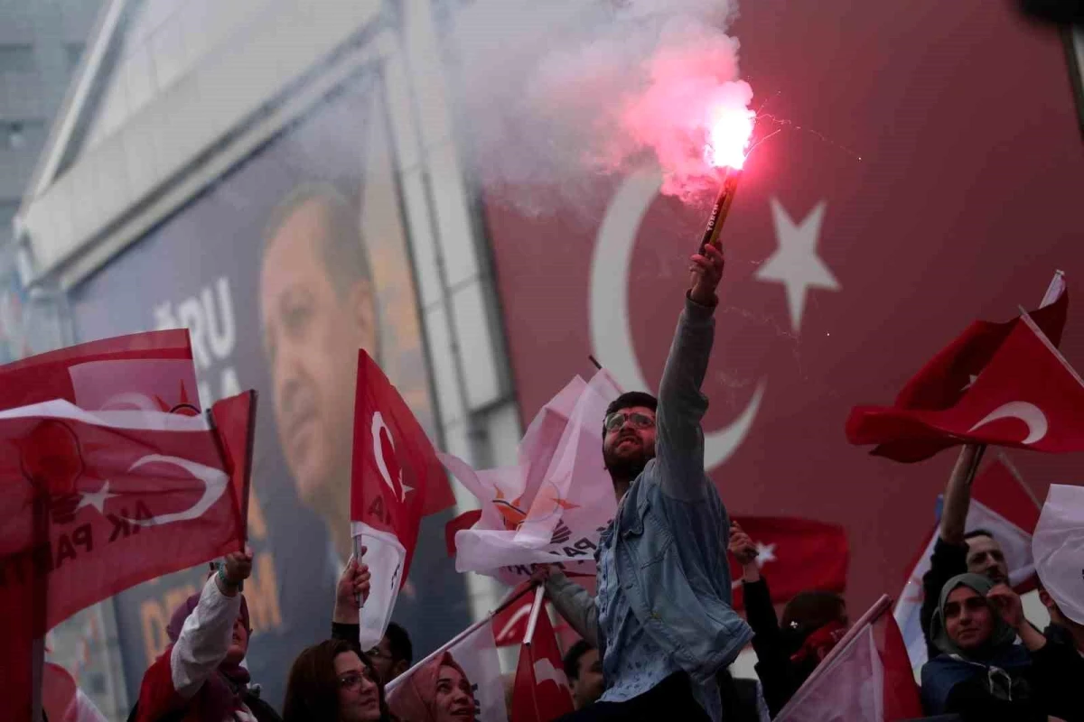 Bursa\'da Erdoğan\'ın zaferi coşkuyla kutlandı