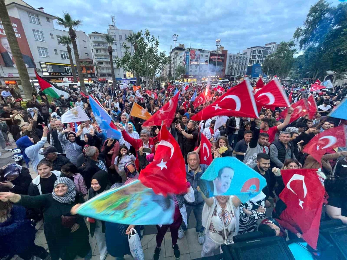 Denizli\'de Cumhur İttifakı Seçim Zaferini Kutladı