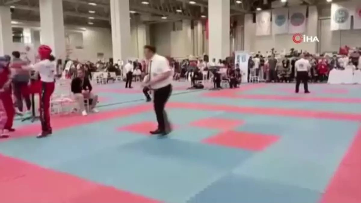 Depremzede sporcular, şampiyonluk kürsüsüne çıktı